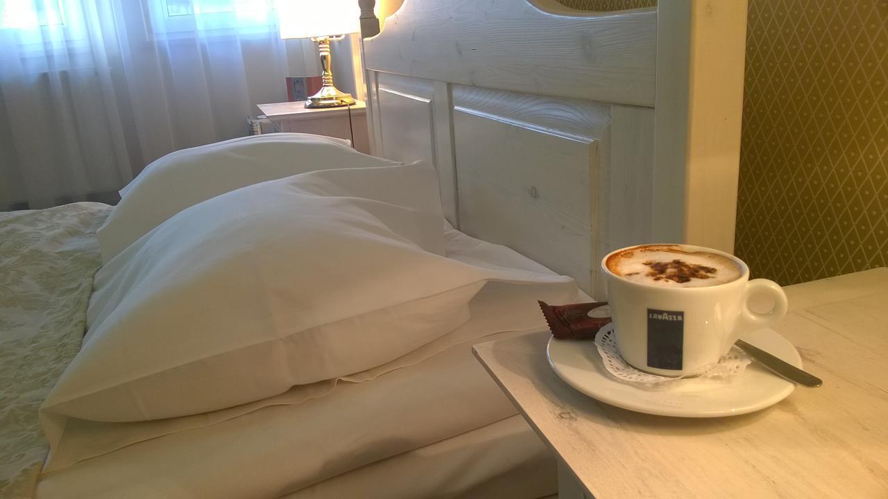 Hotel Pod Herbem -Pokoje Ozonowane 比亚韦斯托克 外观 照片